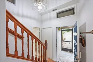 2767 Horseshoe Ct, Sarasota, FL 34235 - Photo 7