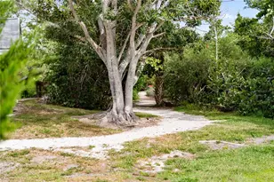 1750 Benjamin Franklin Dr, Sarasota, FL 34236 - Photo 81