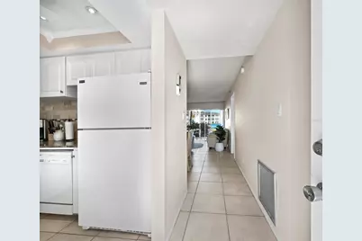 4350 Chatham Drive #105, Longboat Key, FL 34228 - Photo 5