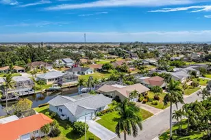 4515 Mangrove Point Rd, Bradenton, FL 34210 - Photo 5