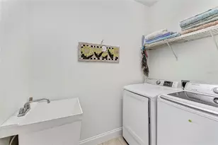 435 Nokomis Ave S, Venice, FL 34285 - Photo 25