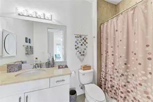 435 Nokomis Ave S, Venice, FL 34285 - Photo 23