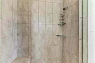 435 Nokomis Ave S, Venice, FL 34285 - Photo 15