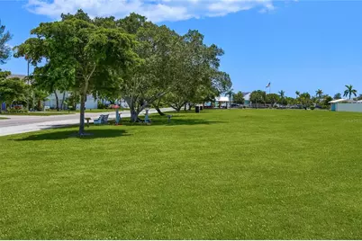 511 68th Street, Holmes Beach, FL 34217 - Photo 45