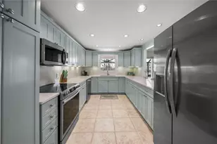 511 68th St, Holmes Beach, FL 34217 - Photo 5