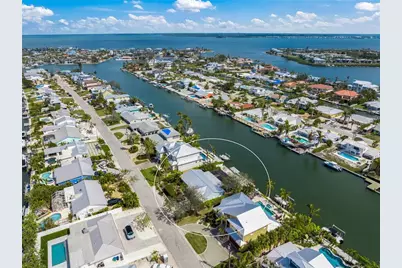 511 68th Street, Holmes Beach, FL 34217 - Photo 3