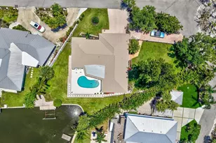 6962 Belgrave Dr, Sarasota, FL 34242 - Photo 3