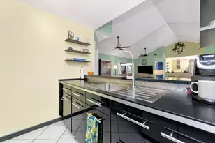 912 Sandpiper Cir, Bradenton, FL 34209 - Photo 9