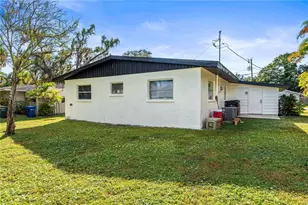 2611 Huntington Ave, Sarasota, FL 34232 - Photo 31