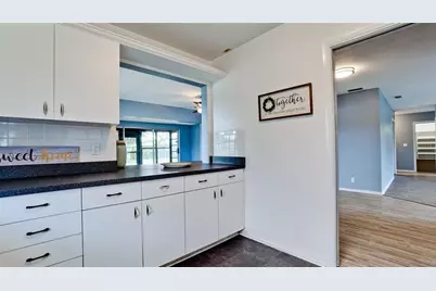 3704 17th Avenue W, Bradenton, FL 34205 - Photo 9