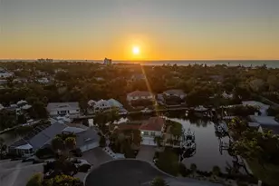 910 Siesta Key Pl, Sarasota, FL 34242 - Photo 59