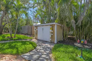 618 Buttonwood Dr, Longboat Key, FL 34228 - Photo 51