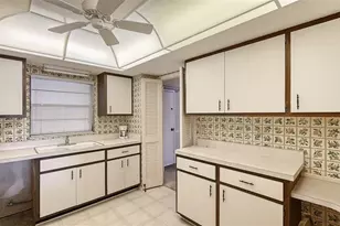 1400 1st Ave W, Bradenton, FL 34205 - Photo 17