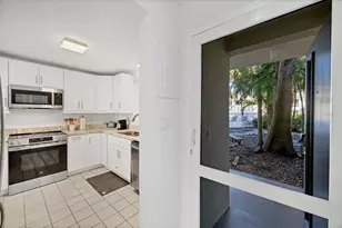 500 S Washington Dr, Sarasota, FL 34236 - Photo 3