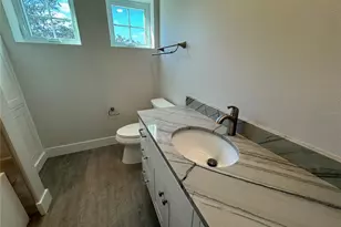 1510 Gilbert Ave, Sarasota, FL 34239 - Photo 11