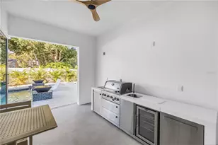 2305 Temple St, Sarasota, FL 34239 - Photo 61