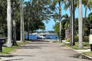 210 N 17th St W, Bradenton, FL 34205 - Photo 11