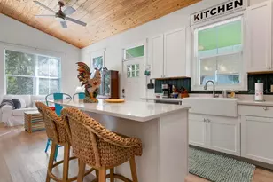 559 18th St E, Bradenton, FL 34208 - Photo 13