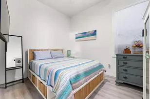 559 18th St E, Bradenton, FL 34208 - Photo 17