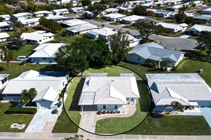 3807 Joyce Dr, Bradenton, FL 34208 - Photo 5