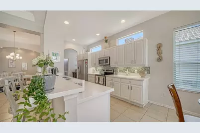 4220 Miriana Way, Sarasota, FL 34233 - Photo 9