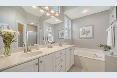 4220 Miriana Way, Sarasota, FL 34233 - Photo 13