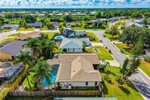 4656 Alexander Pope Ln, Sarasota, FL 34241 - Photo 3