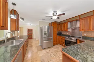 4656 Alexander Pope Ln, Sarasota, FL 34241 - Photo 11