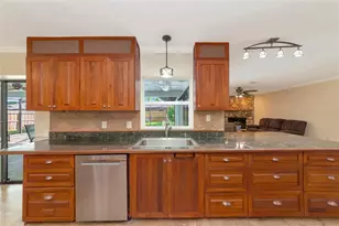 4656 Alexander Pope Ln, Sarasota, FL 34241 - Photo 15