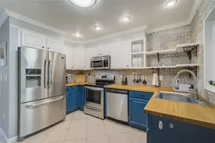 426 Eagles Nest Ln, Sarasota, FL 34243 - Photo 15