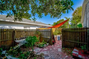 426 Eagles Nest Ln, Sarasota, FL 34243 - Photo 35