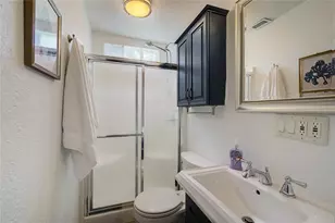 426 Eagles Nest Ln, Sarasota, FL 34243 - Photo 25