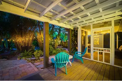 426 Eagles Nest Lane, Sarasota, FL 34243 - Photo 5