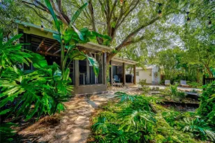 426 Eagles Nest Ln, Sarasota, FL 34243 - Photo 43