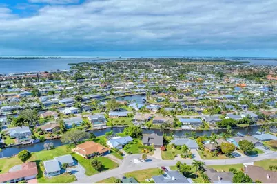 4704 Coral Lake Drive, Bradenton, FL 34210 - Photo 5