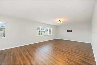 85 Strathmore Boulevard, Sarasota, FL 34233 - Photo 11