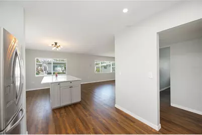 85 Strathmore Boulevard, Sarasota, FL 34233 - Photo 9