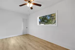 5356 Castleman Dr, Sarasota, FL 34232 - Photo 17