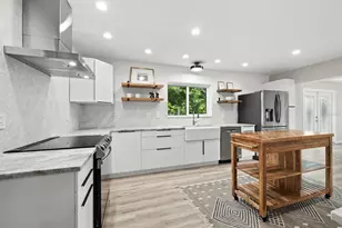 3142 Rose St, Sarasota, FL 34239 - Photo 13