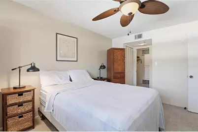 2447 Clubhouse Circle #203, Sarasota, FL 34232 - Photo 15