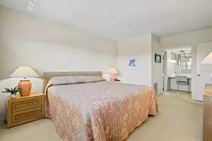 7461 W Country Club Dr N, Sarasota, FL 34243 - Photo 37