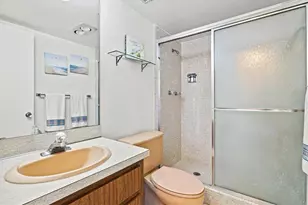 7461 W Country Club Dr N, Sarasota, FL 34243 - Photo 35