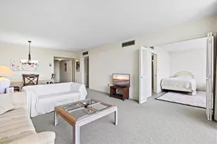 7461 W Country Club Dr N, Sarasota, FL 34243 - Photo 31