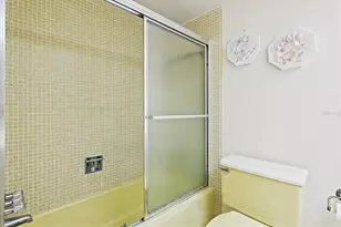 7461 W Country Club Dr N, Sarasota, FL 34243 - Photo 41