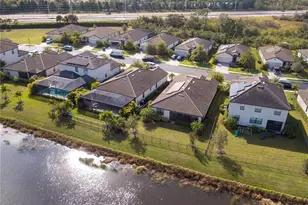 17221 Blue Rdg Pl, Lakewood Ranch, FL 34211 - Photo 43