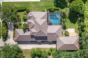 10528 Cheval Pl, Lakewood Ranch, FL 34202 - Photo 7