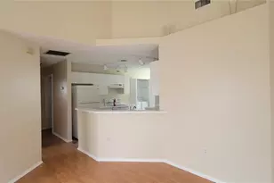 7810 Geneva Ln, Sarasota, FL 34243 - Photo 5