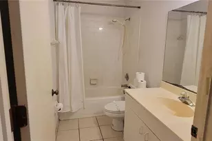 7810 Geneva Ln, Sarasota, FL 34243 - Photo 13