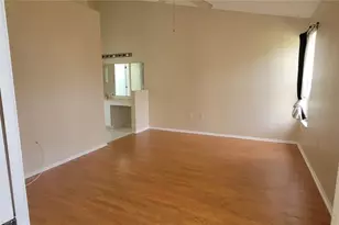 7810 Geneva Ln, Sarasota, FL 34243 - Photo 7