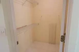 7810 Geneva Ln, Sarasota, FL 34243 - Photo 9